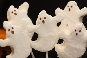 All Natural Marshmallow Ghosts